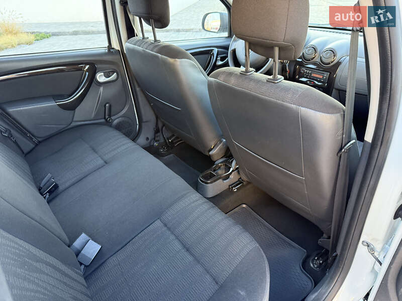 Позашляховик / Кросовер Dacia Duster 2011 в Луцьку