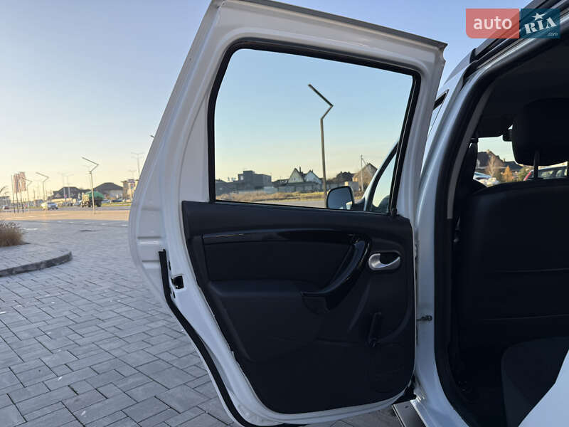 Позашляховик / Кросовер Dacia Duster 2011 в Луцьку