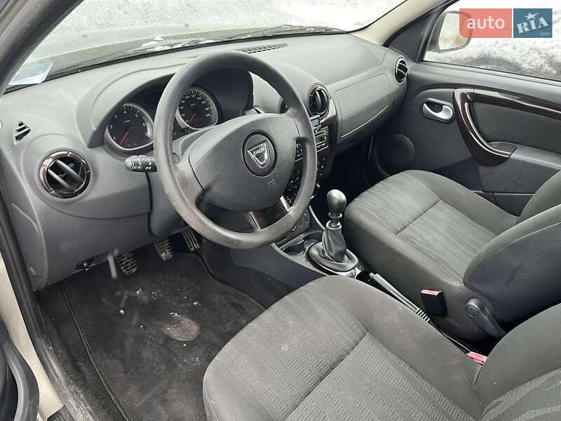 Позашляховик / Кросовер Dacia Duster 2011 в Володимирі