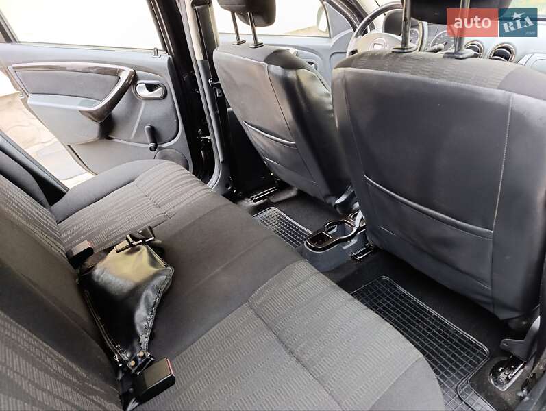 Внедорожник / Кроссовер Dacia Duster 2010 в Киверцах