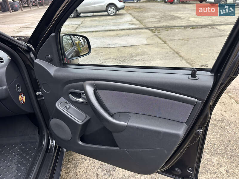 Внедорожник / Кроссовер Dacia Duster 2017 в Черновцах