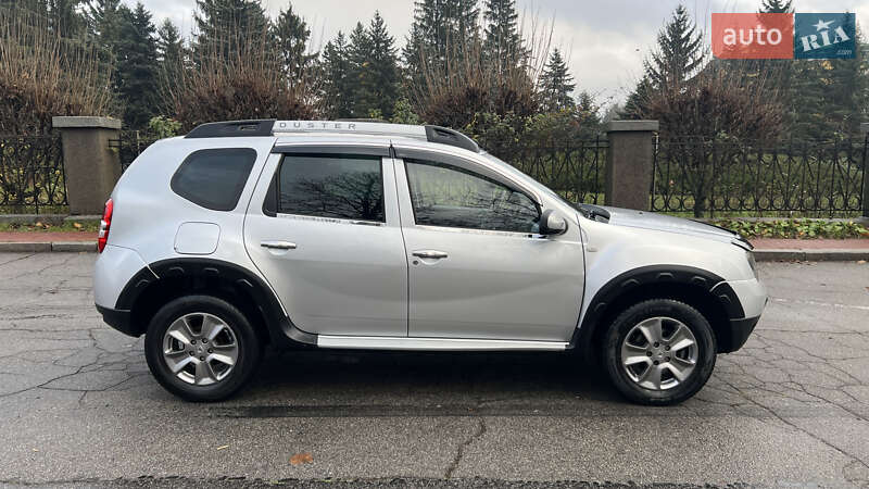 Позашляховик / Кросовер Dacia Duster 2015 в Умані