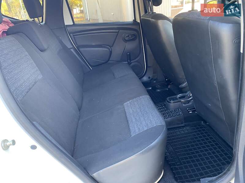 Позашляховик / Кросовер Dacia Duster 2011 в Миколаєві