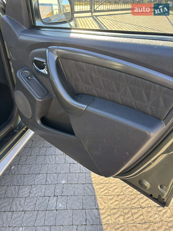 Позашляховик / Кросовер Dacia Duster 2015 в Тернополі