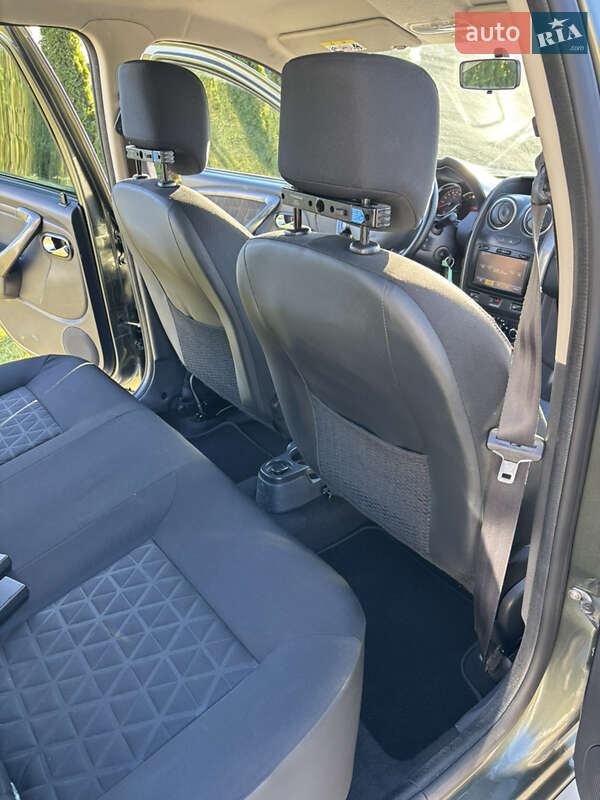 Позашляховик / Кросовер Dacia Duster 2015 в Тернополі