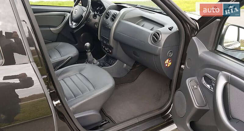 Позашляховик / Кросовер Dacia Duster 2016 в Звенигородці