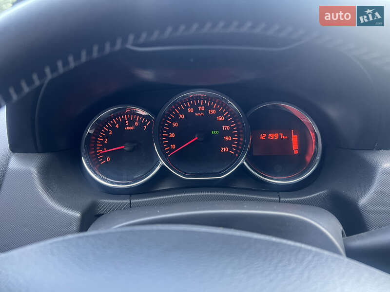 Позашляховик / Кросовер Dacia Duster 2016 в Харкові фото 7 Позашляховик / Кросовер Dacia Duster 2016 в Харкові