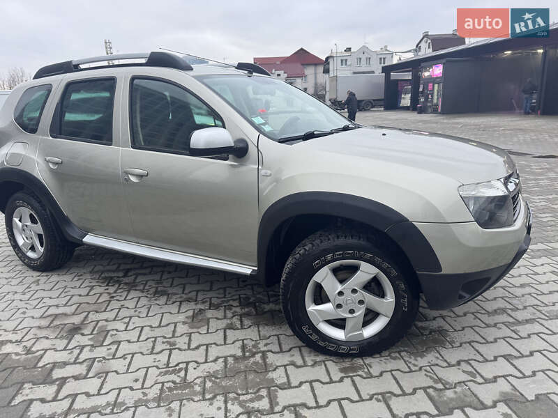 Позашляховик / Кросовер Dacia Duster 2011 в Львові