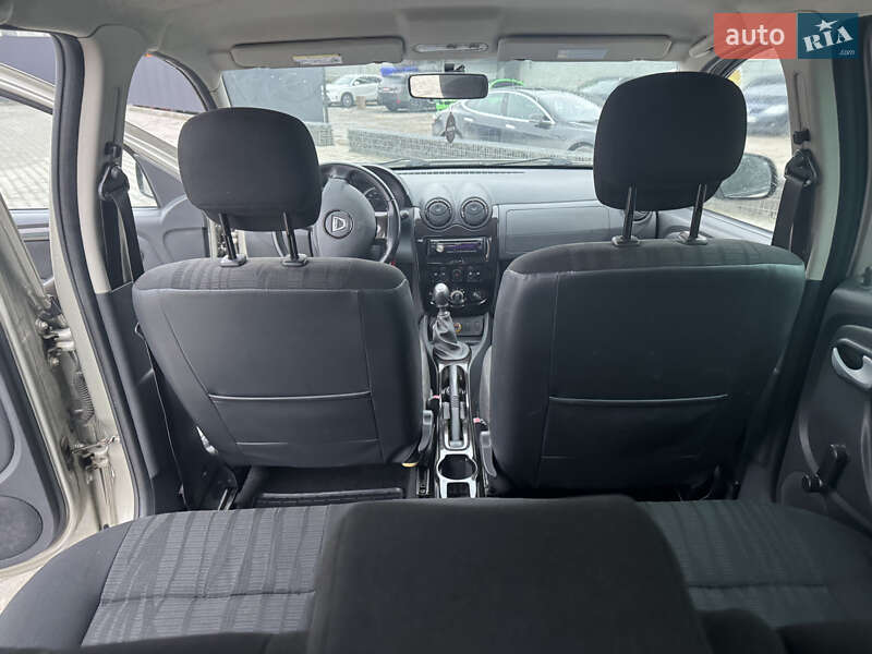 Позашляховик / Кросовер Dacia Duster 2011 в Львові