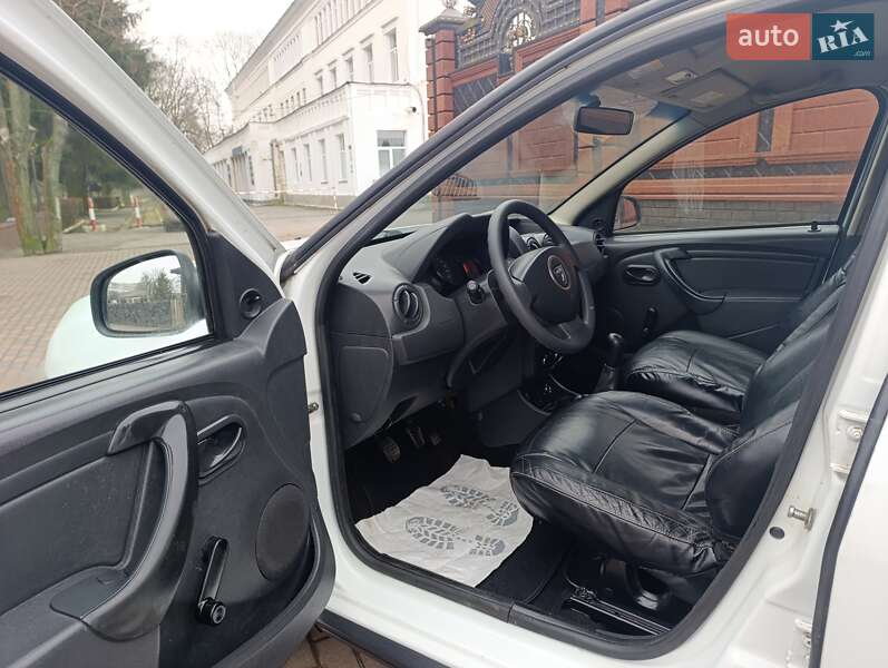 Позашляховик / Кросовер Dacia Duster 2016 в Звягелі