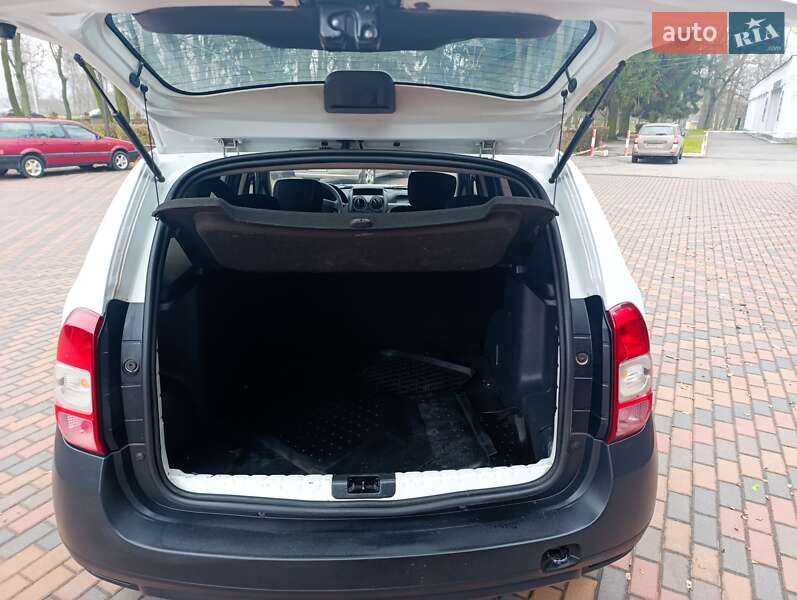 Позашляховик / Кросовер Dacia Duster 2016 в Звягелі