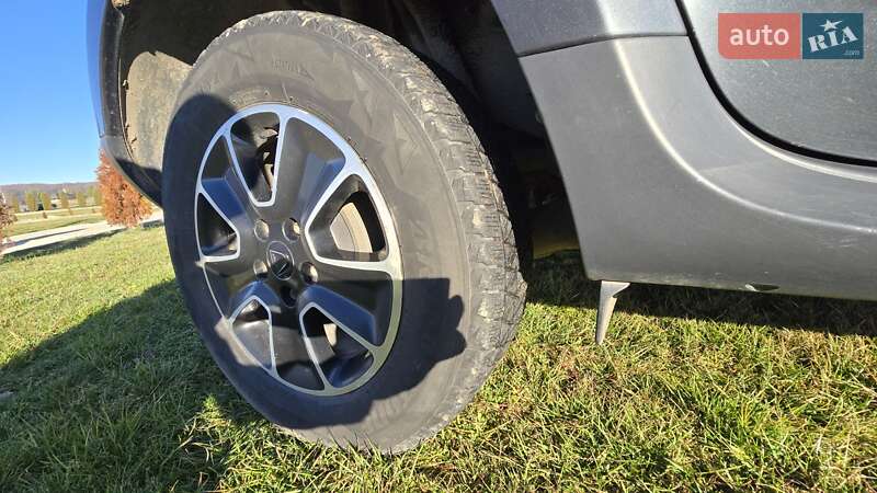 Позашляховик / Кросовер Dacia Duster 2016 в Чернівцях