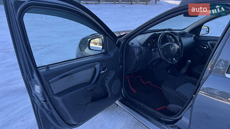 Позашляховик / Кросовер Dacia Duster 2016 в Умані