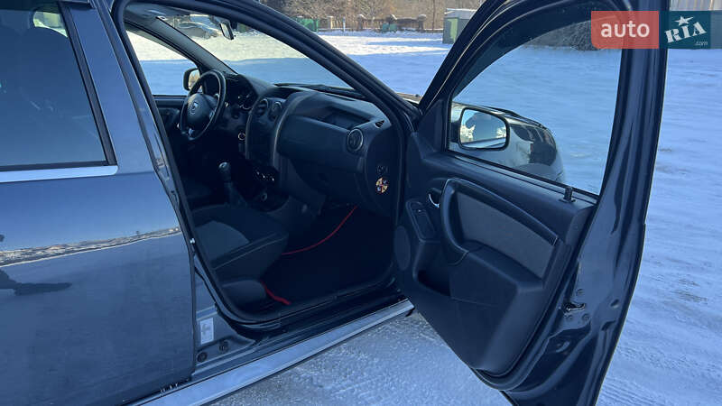 Позашляховик / Кросовер Dacia Duster 2016 в Умані