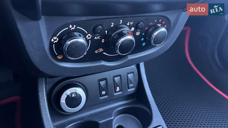 Позашляховик / Кросовер Dacia Duster 2016 в Умані