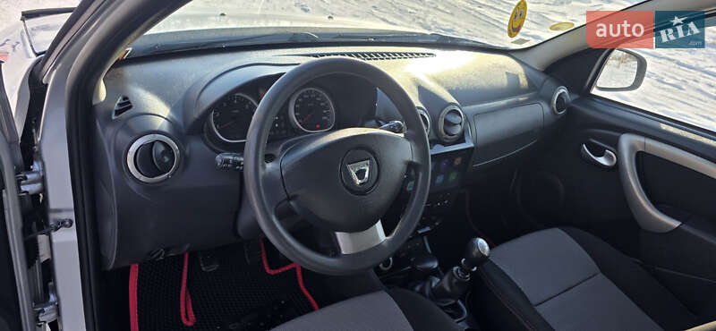 Позашляховик / Кросовер Dacia Duster 2013 в Новоархангельську