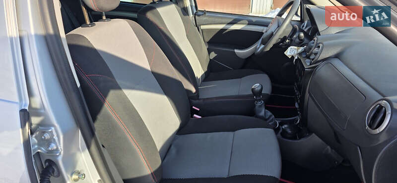 Позашляховик / Кросовер Dacia Duster 2013 в Новоархангельську