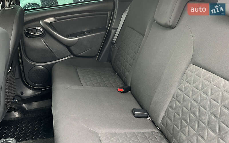 Позашляховик / Кросовер Dacia Duster 2014 в Мукачевому