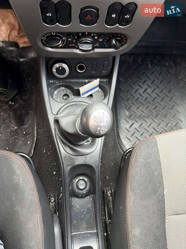 Внедорожник / Кроссовер Dacia Duster 2013 в Киеве фото 16 Внедорожник / Кроссовер Dacia Duster 2013 в Киеве