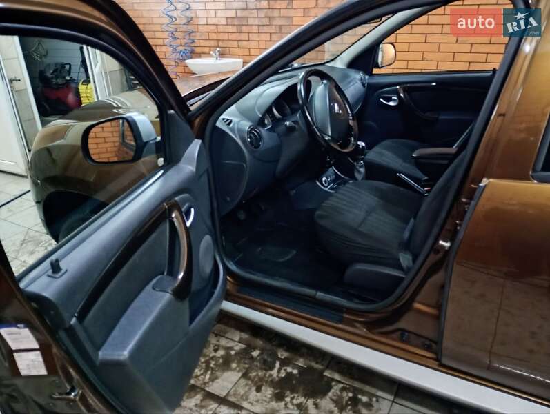 Позашляховик / Кросовер Dacia Duster 2012 в Ромнах