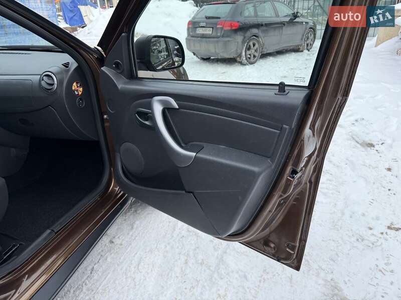 Позашляховик / Кросовер Dacia Duster 2011 в Луцьку