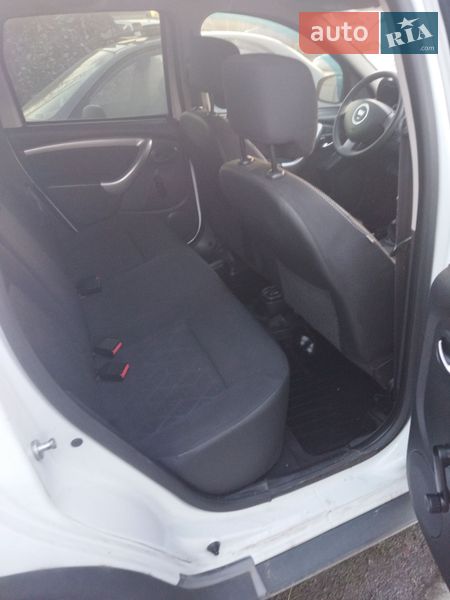 Позашляховик / Кросовер Dacia Duster 2014 в Дубні