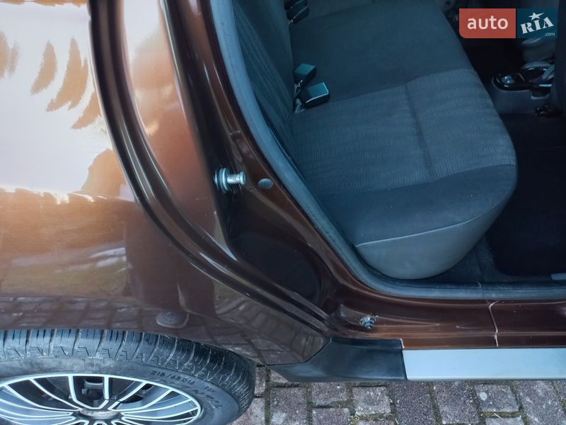 Внедорожник / Кроссовер Dacia Duster 2011 в Дубно фото 53 Внедорожник / Кроссовер Dacia Duster 2011 в Дубно