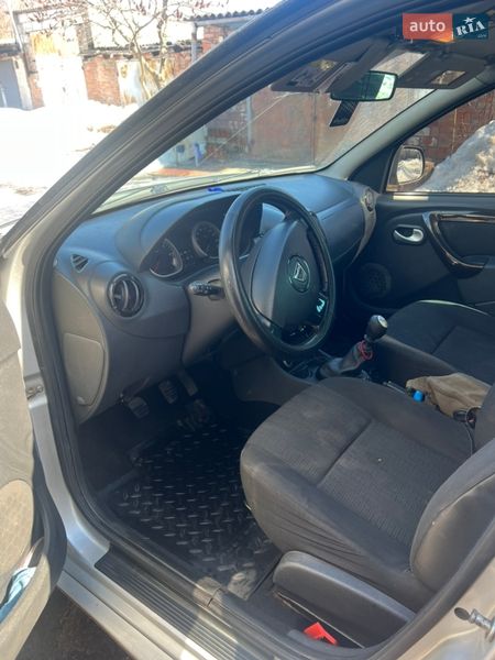 Позашляховик / Кросовер Dacia Duster 2011 в Конотопі