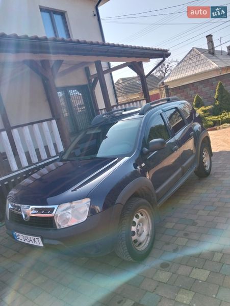Позашляховик / Кросовер Dacia Duster 2011 в Стрию