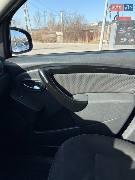 Позашляховик / Кросовер Dacia Duster 2015 в Києві