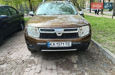 Внедорожник / Кроссовер Dacia Duster 2011 в Киеве