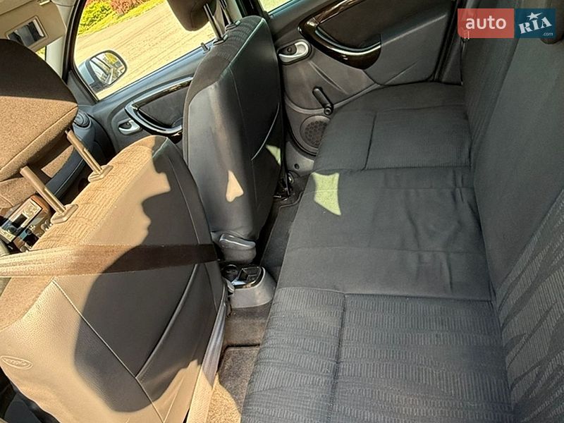 Внедорожник / Кроссовер Dacia Duster 2010 в Харькове