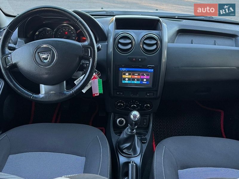 Внедорожник / Кроссовер Dacia Duster 2016 в Новоархангельске