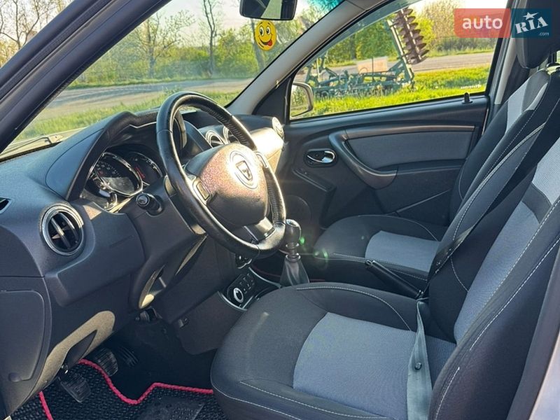 Внедорожник / Кроссовер Dacia Duster 2016 в Новоархангельске