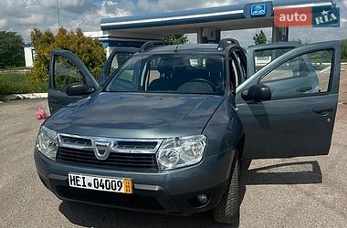 Внедорожник / Кроссовер Dacia Duster 2012 в Надворной
