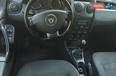 Позашляховик / Кросовер Dacia Duster 2015 в Мені