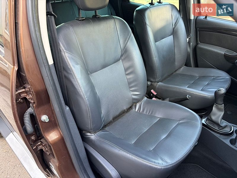 Позашляховик / Кросовер Dacia Duster 2011 в Луцьку