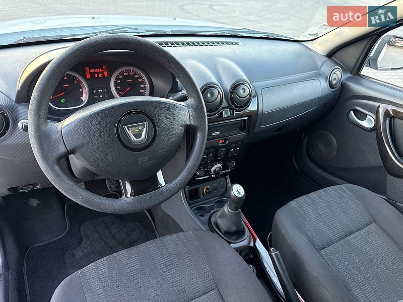 Позашляховик / Кросовер Dacia Duster 2011 в Луцьку