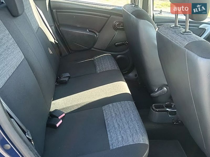 Внедорожник / Кроссовер Dacia Duster 2012 в Клевани
