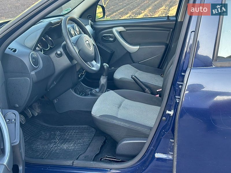 Внедорожник / Кроссовер Dacia Duster 2015 в Турбовом