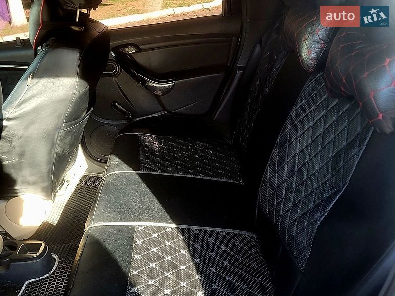 Позашляховик / Кросовер Dacia Duster 2012 в Лебедині