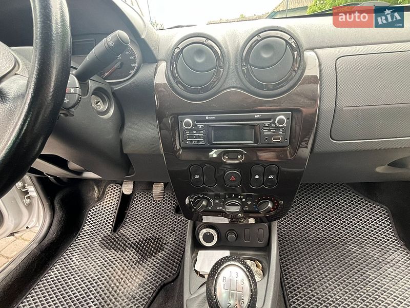 Позашляховик / Кросовер Dacia Duster 2012 в Чернівцях
