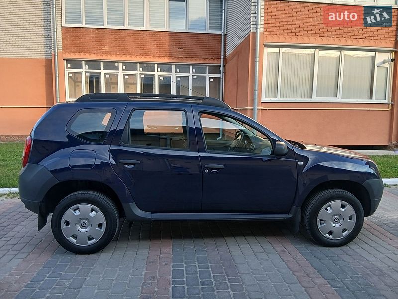 Позашляховик / Кросовер Dacia Duster 2010 в Чорткові