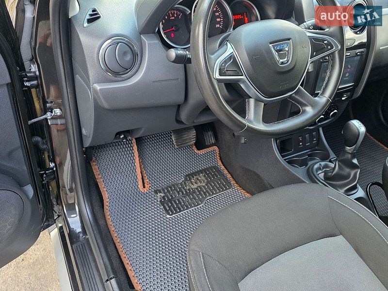 Позашляховик / Кросовер Dacia Duster 2017 в Новоархангельську