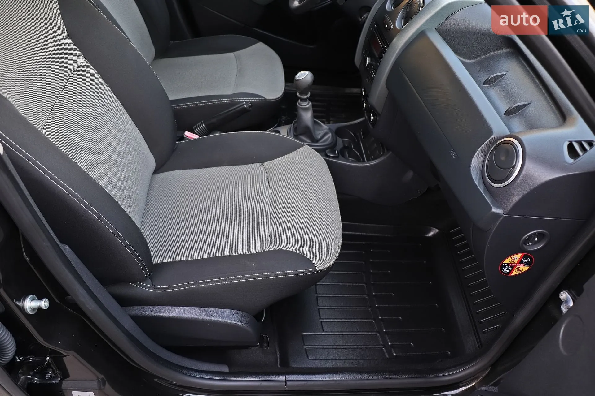 2015 Dacia Duster - мініатюра 10