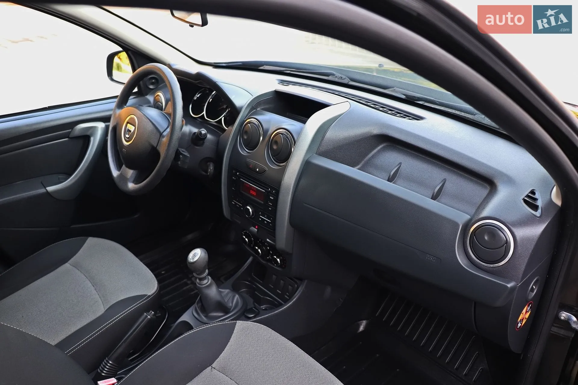 2015 Dacia Duster - мініатюра 11