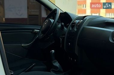 Позашляховик / Кросовер Dacia Duster 2016 в Бурштині