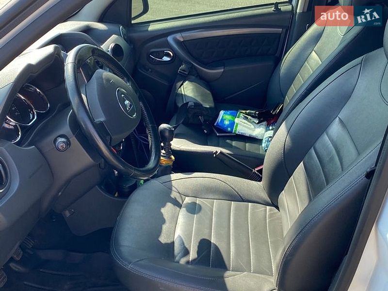 Позашляховик / Кросовер Dacia Duster 2014 в Києві