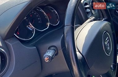 Позашляховик / Кросовер Dacia Duster 2014 в Києві