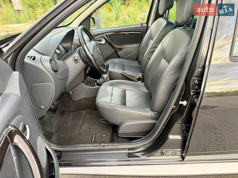 Позашляховик / Кросовер Dacia Duster 2013 в Тернополі